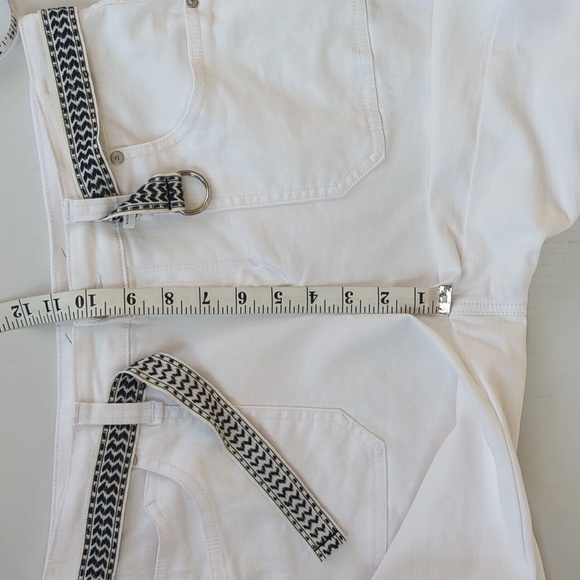 Gloria Vanderbilt Slimming Mia Belted Cuff Bermuda Shorts 8 White Pockets - Picture 9 of 16